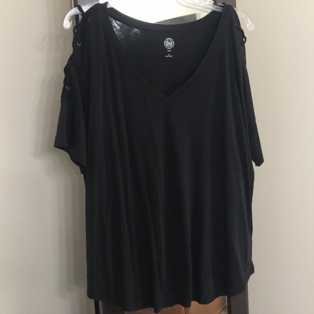 NWT Black Lace Sleeve Top